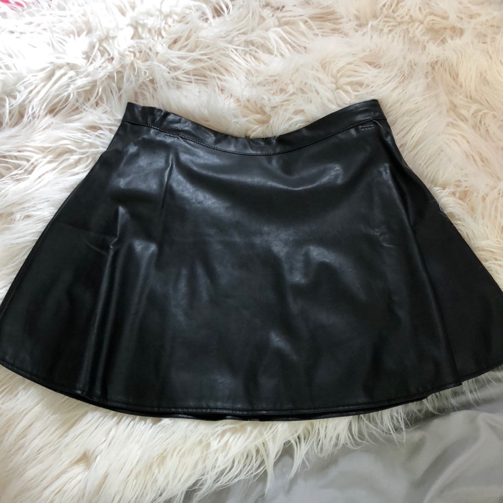 Forever 21 black skirt